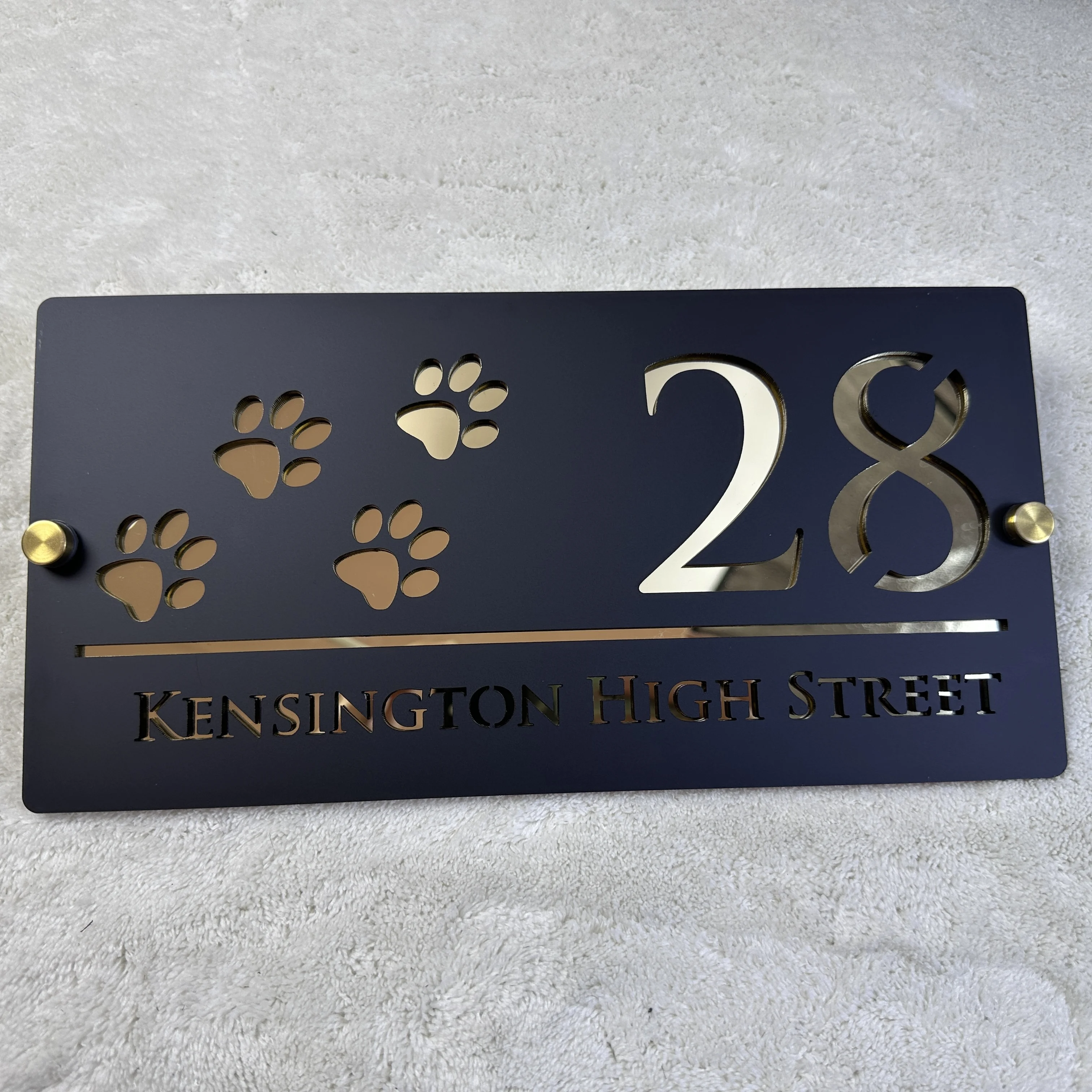 علامة رقم الباب الأسود غير اللامع المخصصة - لوحة منزل أكريليك مقطوعة بالليزر لبصمة أقدام الحيوانات الأليفة، ديكور عنوان مخصص مثبت على الحائط #4