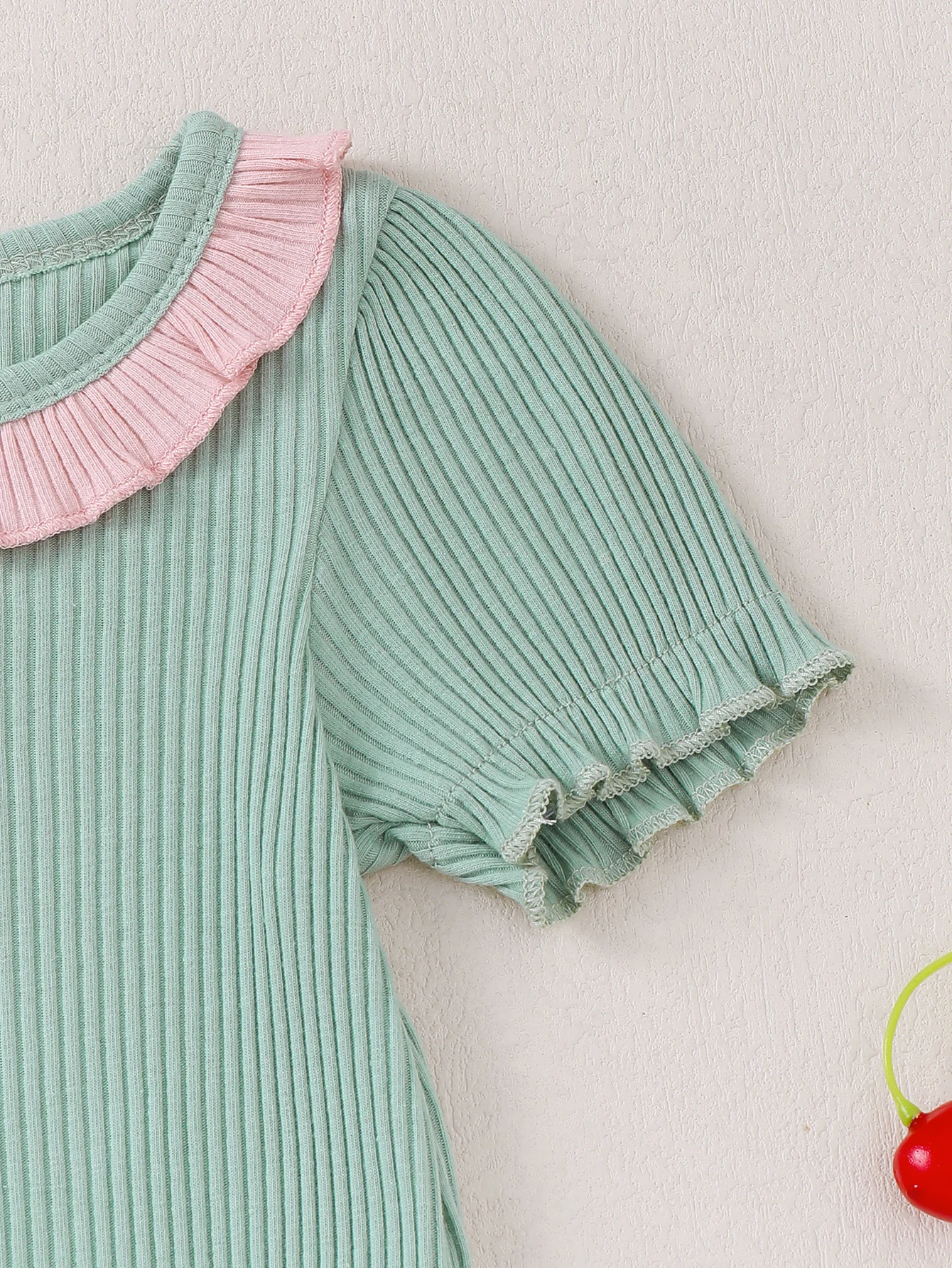 Baby Mädchen Sommer Gestreifter Stoff Kurzarm-Strampler Dreieck-Design Säuglingskleidung Kleinkind-Strampler – Detail 4