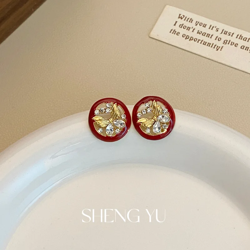 الذهب الأحمر اللون الفراشة أقراط جديدة الفرنسية الرجعية رائعة اللؤلؤ لطيف أقراط المرأة مزاجه مجوهرات عصرية