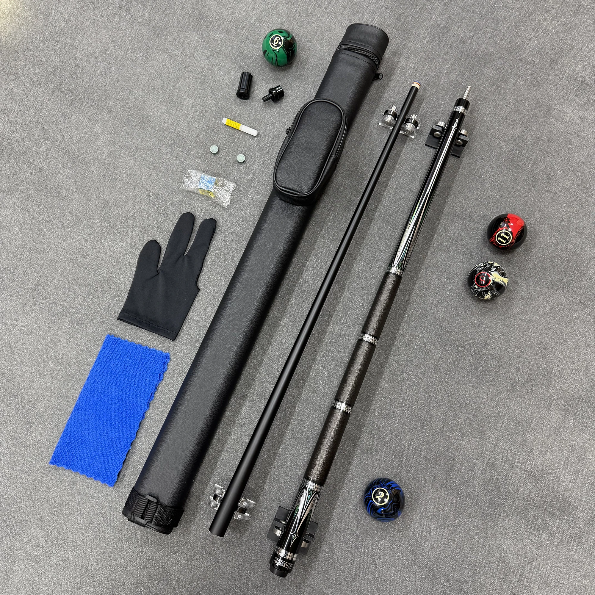 High-end Pool Cue Set. The Cue Is 148 cm in Length, with a Head Diameter of 13 mm. Ideal for precise Shots.