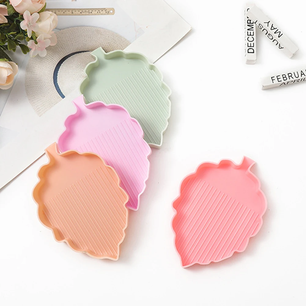 4 Pcs Art Painting Beads Sorting Tray Craft Tool Leaf Multiple Color Diamond Art Paints Accessories Tray for DIY Craft Painting