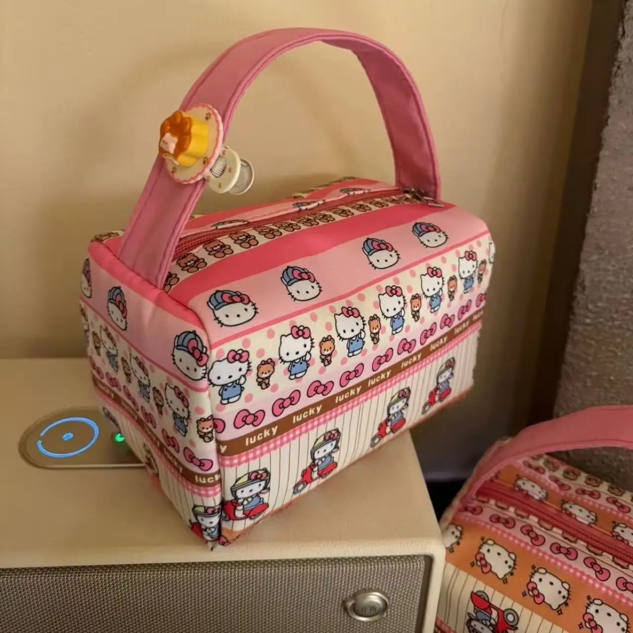 Sanrio Hello Kitty Cartoon Makeup Bag Kt Cat Portable Travel Toiletry Bag Outing Tee-Dimensional Handbag Girl Birthday Gifts