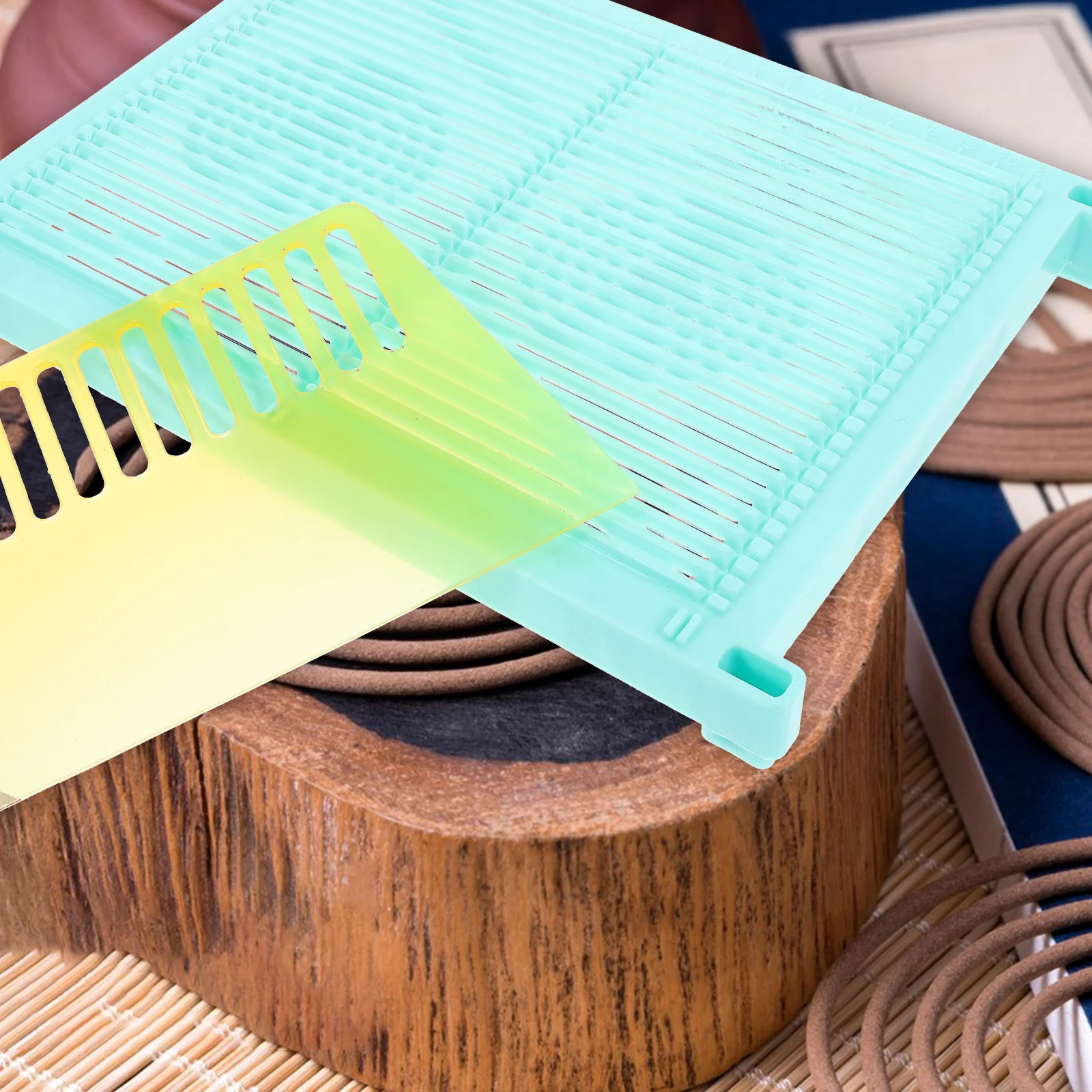 تتضمن مجموعة أدوات صنع البخور DIY أداة لوح تجفيف لحرف البخور اليدوية سهلة التنظيف ومستلزمات رف تجفيف صينية شبكية محمولة