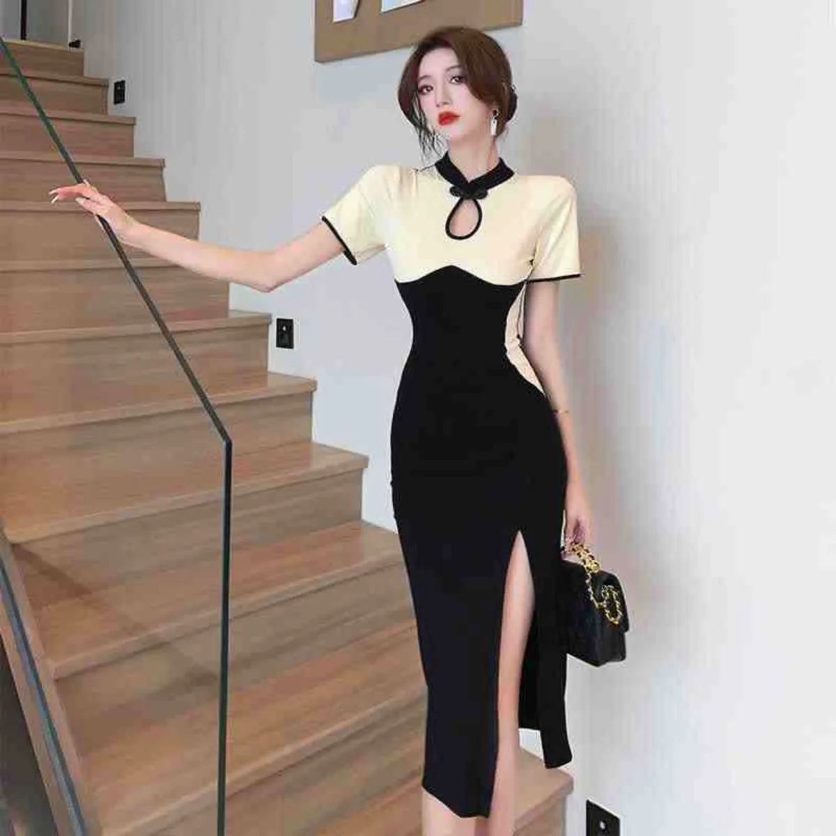 

Китайское платье Ципао с цветными блоками, сексуальный дизайн с вырезами, миди с высокой талией и разрезом, лето 2025, китайское цельное платье