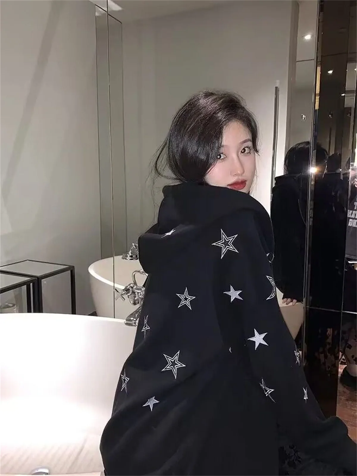 معطف بقلنسوة فريد من نوعه ومتخصص بطباعة نجوم للربيع والخريف، مجموعة من اتجاهات الموضة غير الرسمية، رياح كسولة متعددة الاستخدامات