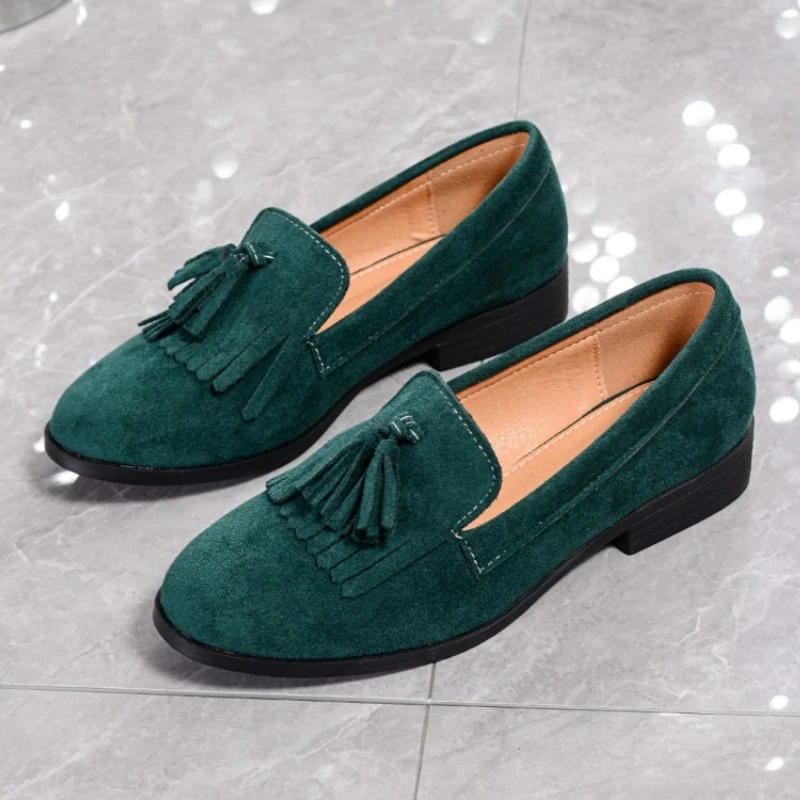 

Зеленые лоферы на низком каблуке в стиле ретро, женские модные нескользящие повседневные туфли с кисточками и украшением, удобная офисная обувь на мягкой подошве