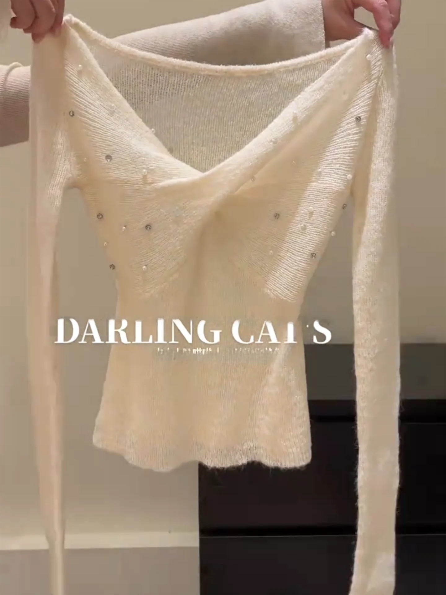 

White Sequin V-Ne Knitwear Long Sve Base irt Inner Wear Ladylike Sle Girls Faion Spring 2026 Sequin Embellied Kn...