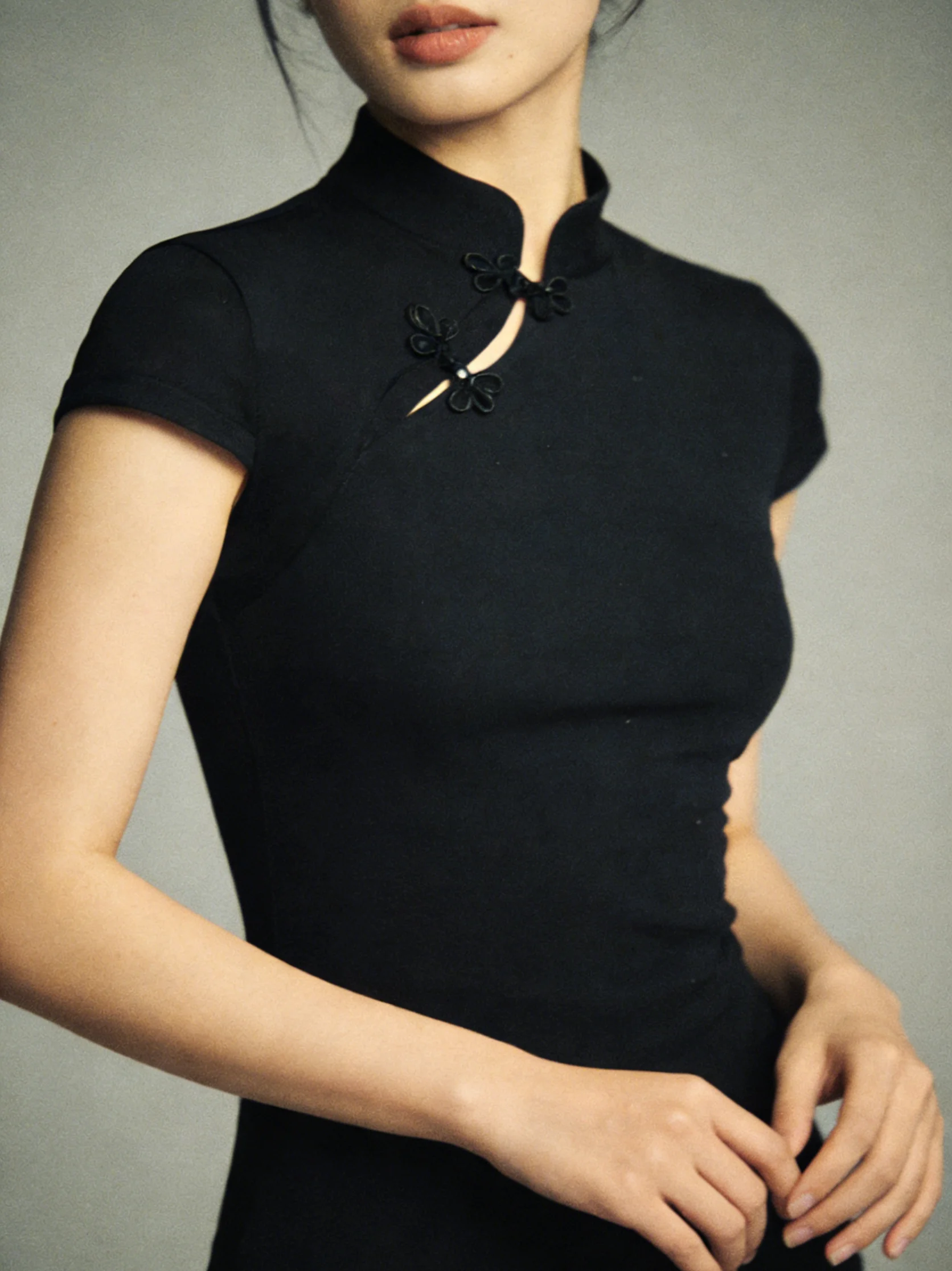 Mandarin Collar Blouse with Knotted Buttons (Qipao-Style Top), Women's Short-Sleeve T-Shirt