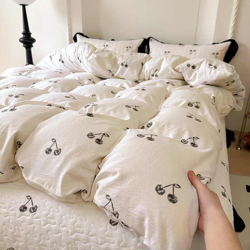 2025 new soft waxy waxy wash quilt cover Knitted double layer single bed sheet Little fresh polka dot bedding