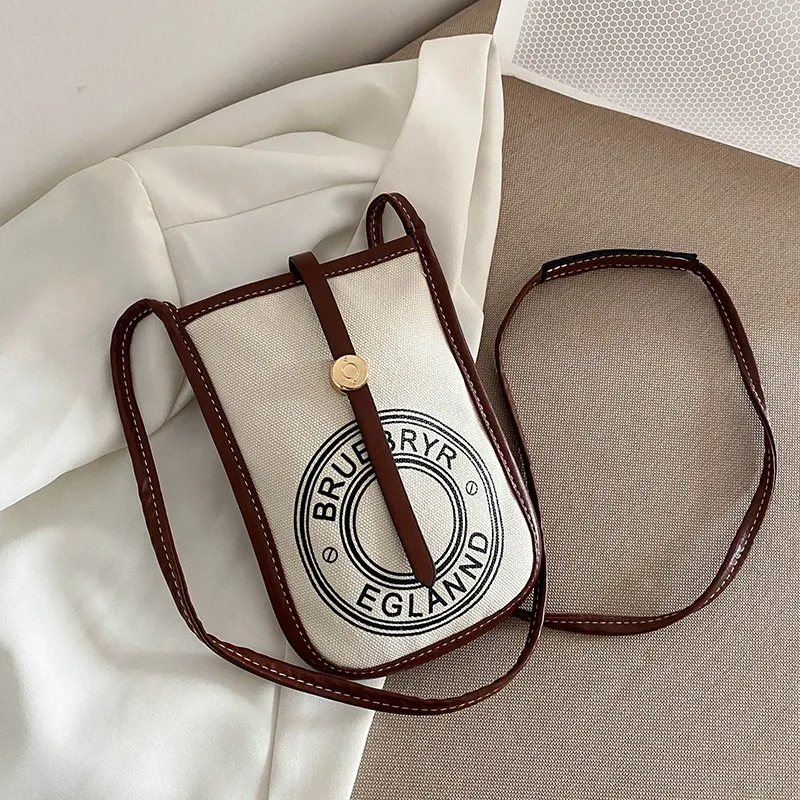 Casual and simple small bag female summer 2022 new fashion personality western style single shoulder slant mini mobile phone bag