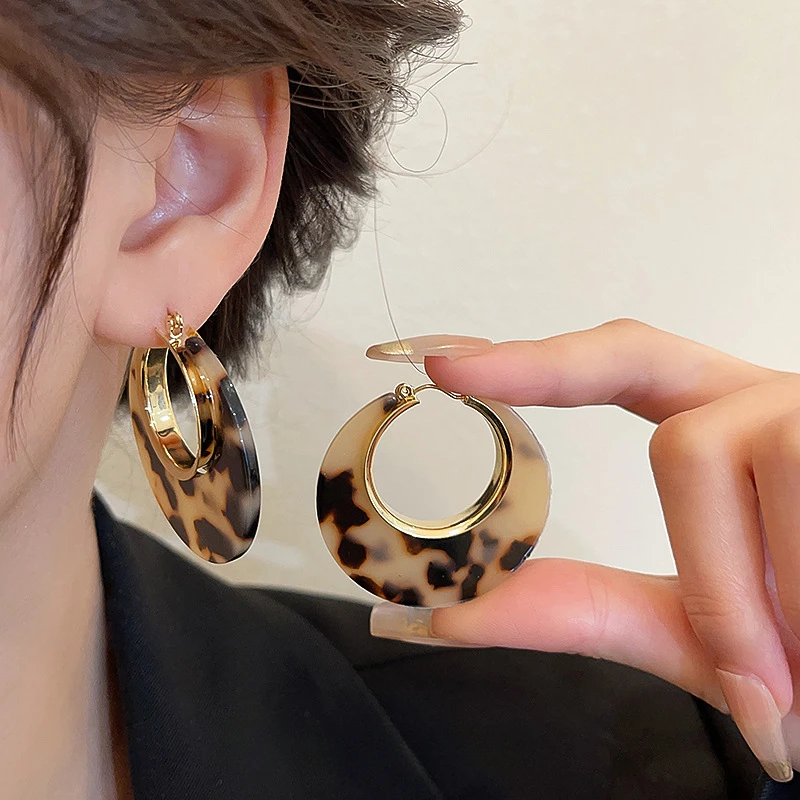 Retro Leopard Circle Earrings for Women Fashion Personality Drop Earrings Geometric Unique Jewelry Date Nights Decoration Gifts