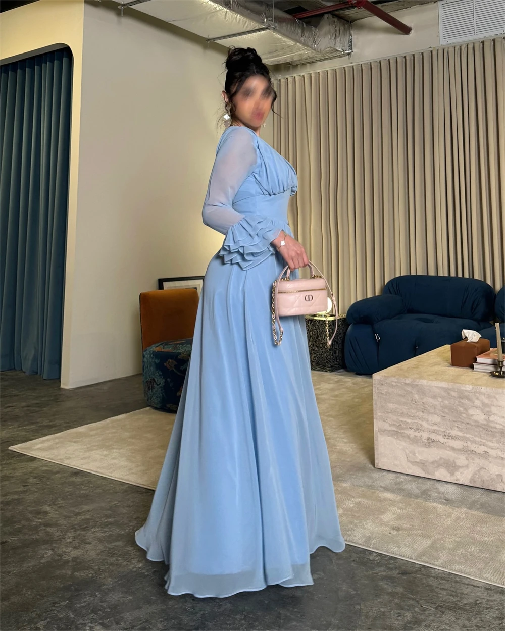 カスタマイズされたクラシックブルーシフォンイブニングドレスシンプルな A ライン長袖ウエディングドレスセクシーなスタイル V ネックホームカミングドレス女性のための