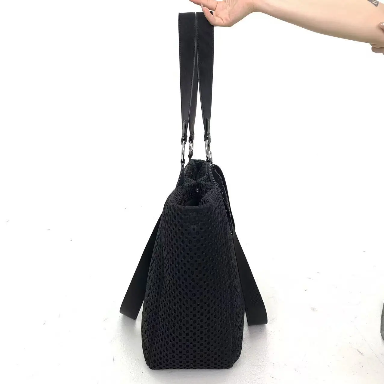 Women Black Mesh Tote Bag Set, Large Capacity Breathable Hollow Out Shoulder Bag with Detachable Pink Dotted Mini Purse view 5