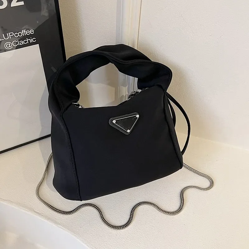 Sacola de nylon com corrente de metal, bolsa crossbody, mini bolsa de embreagem, marca de luxo, nova moda, tendência, 2022