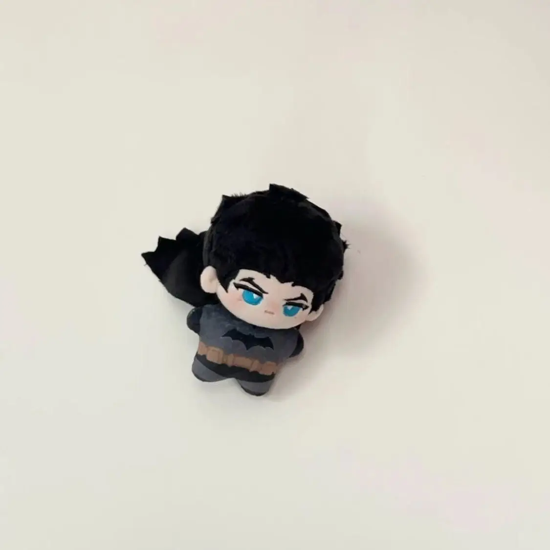 Anime bat man bruce wayne 10cm boneca de pelúcia brinquedo para crianças e adultos dos desenhos animados cosplay vestir-se colecionável algodão macio presente