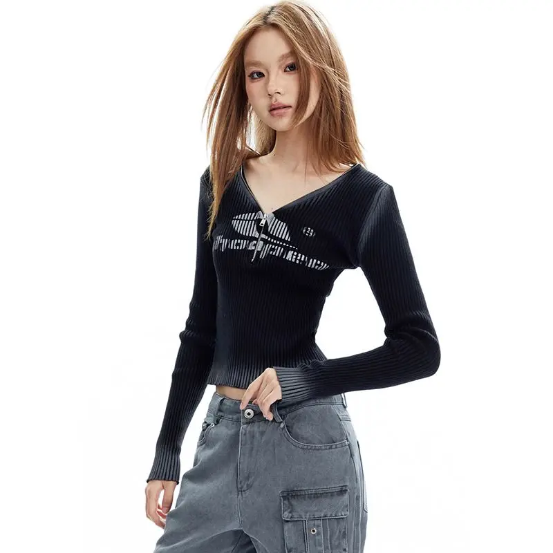 Autumn American Zipper T-Shirt Retro Letters 2024 V-Neck Knitted Sweater Women Slim Slim Top Short Knitted Sweater