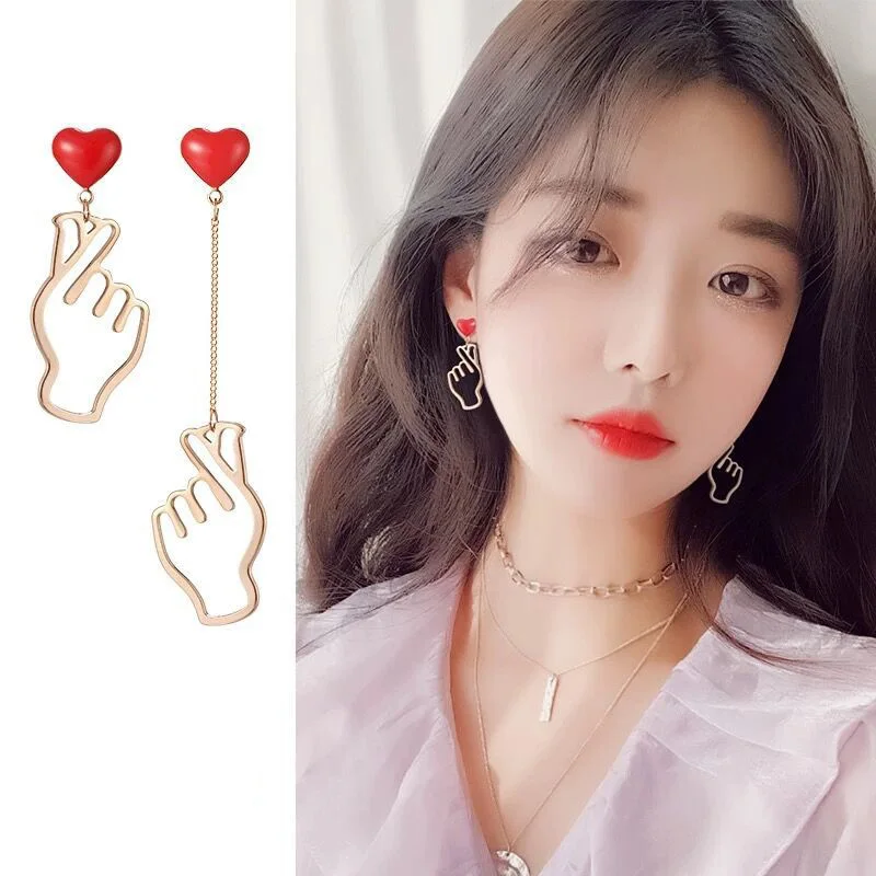 Trendy Korean Finger Heart Earring for Women Love Hand Gesture Asymmetry Stud Earrings Valentine\'s Day Collar Pendientes Bijoux