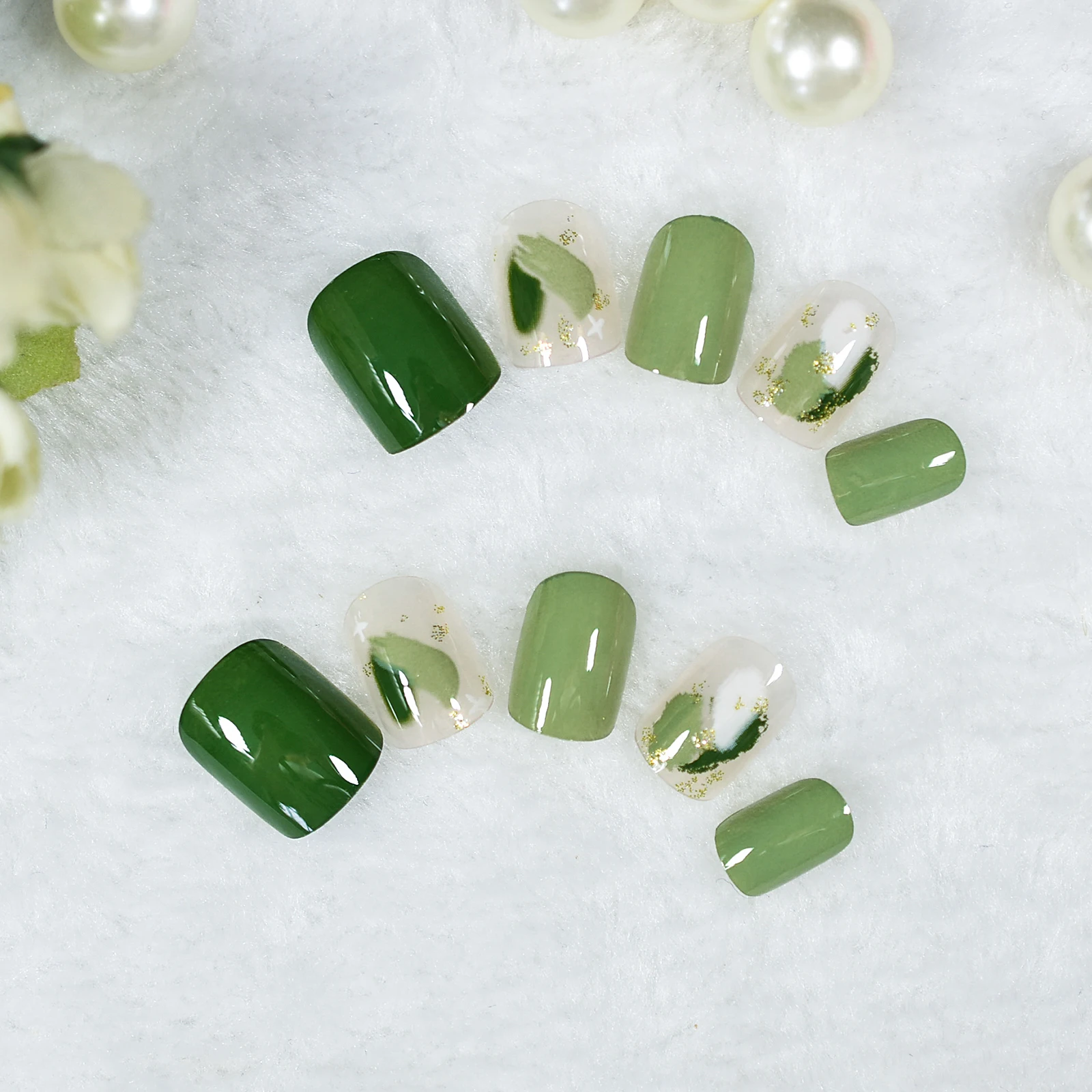 24pcs Glossy Summer Solid Green Press On False Nails Short Squoval Acrylic Clear Pre-design Nail Art Tips Fake Fingernails