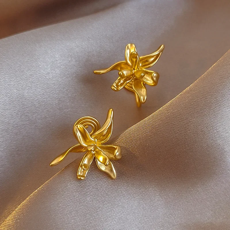 Uorich French Retro Fashion Fairy Iris Stud Earrings for Women Gold Plated 14k Exquisite Simple Jewelry Wedding Gifts Daily Wear