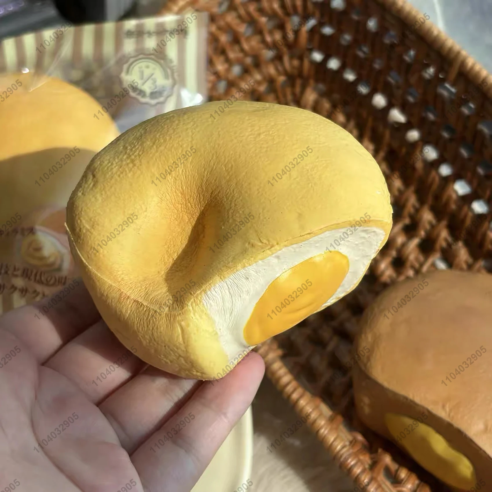 卵黄ペストリー スローライジング スクイーズトイ エッグカスタード スナック ラバケーキ モイスト スクイーズトイ ストレス解消 ハンドリラックス ギフトトイ