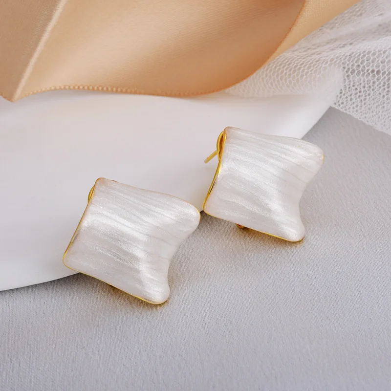 

European and American personality irregular square dripping glaze light luxury high-end geometric earrings