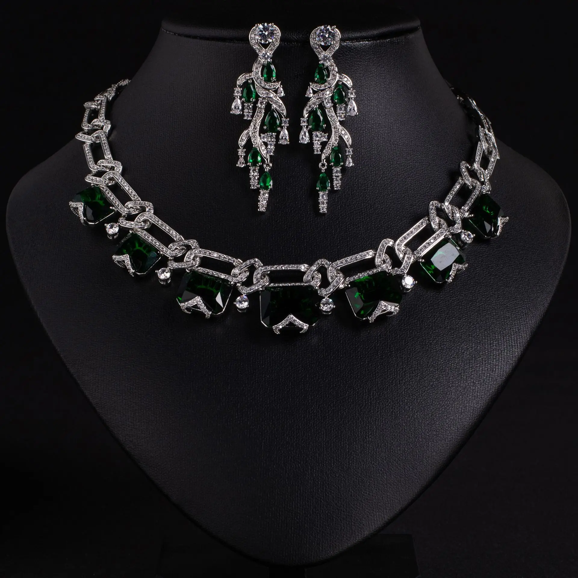 Summer 2026 High-End Women's Zircon Pendant Jewelry Set Light Luxury Evening Wedding Accessory with Earrings And Necklace