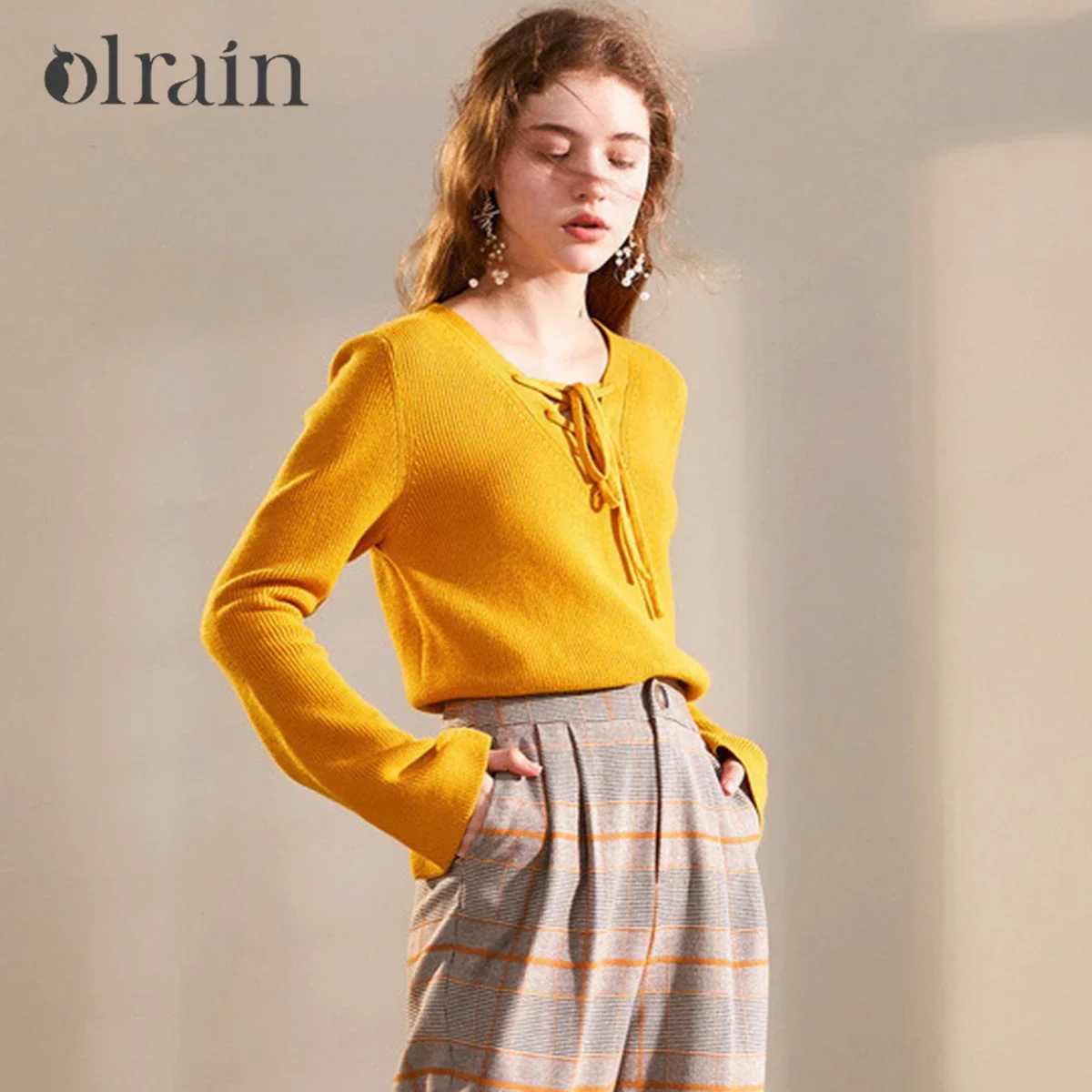 OLrain Ginger Yellow Knit Pullovers for Women 2025 Autumn New Commute Lace Up V Neck Flare Sleeve Tops Female Clothing 9QZB23111