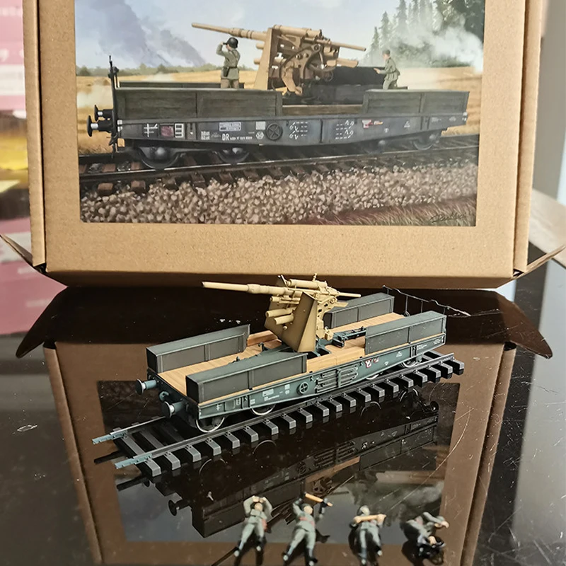 

1:72 Scale PVC Plastic Models Four-axle Flatbed Trailer Fitted With An 88mm Gun+Soldiers 4 Collectible Decorative Gifts Display