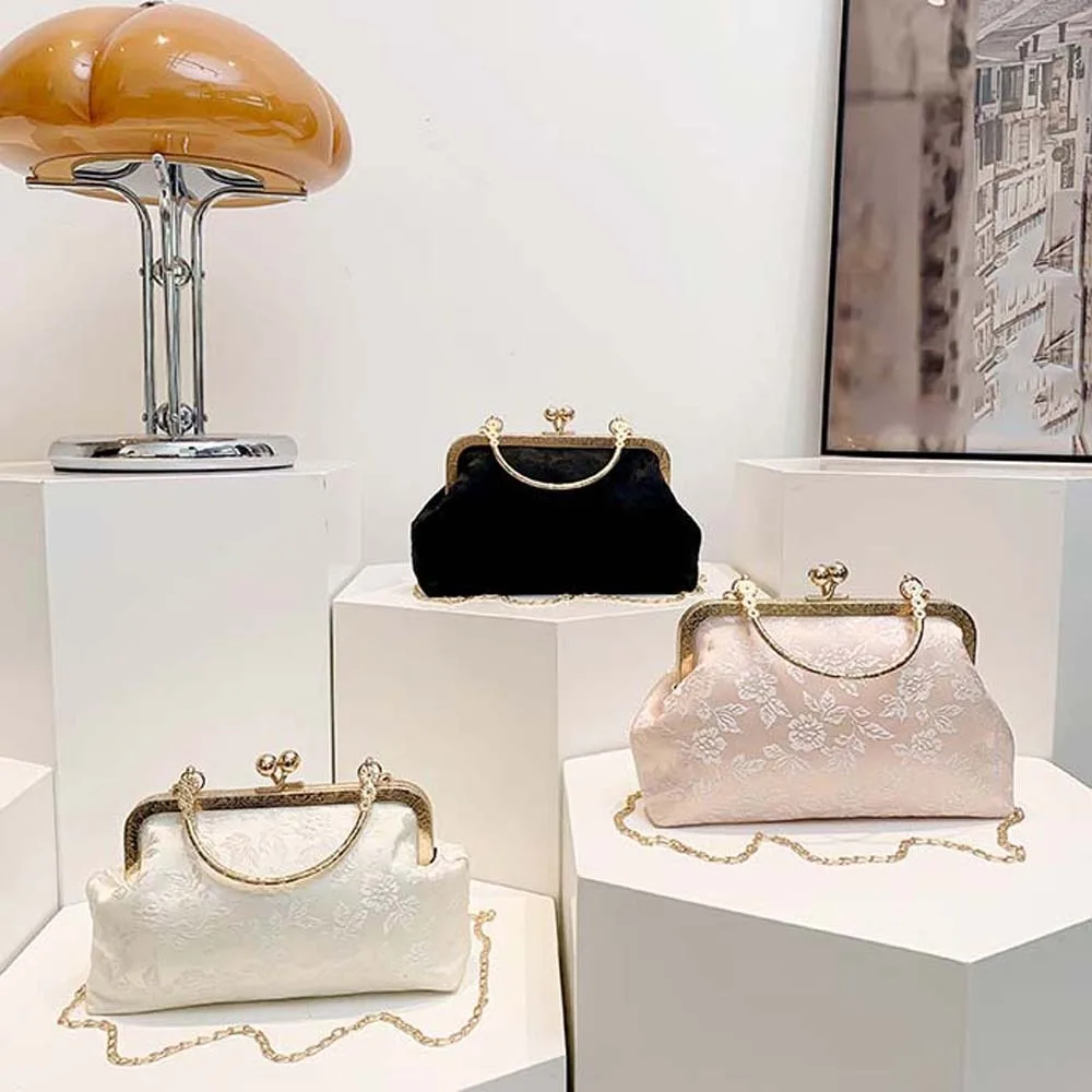 

Clasp Frame Embroidery Chinese Style Handbag Purse Luxury Hanfu Shell Handbag Large Capacity Nylon Ladies Clutch Bag Party