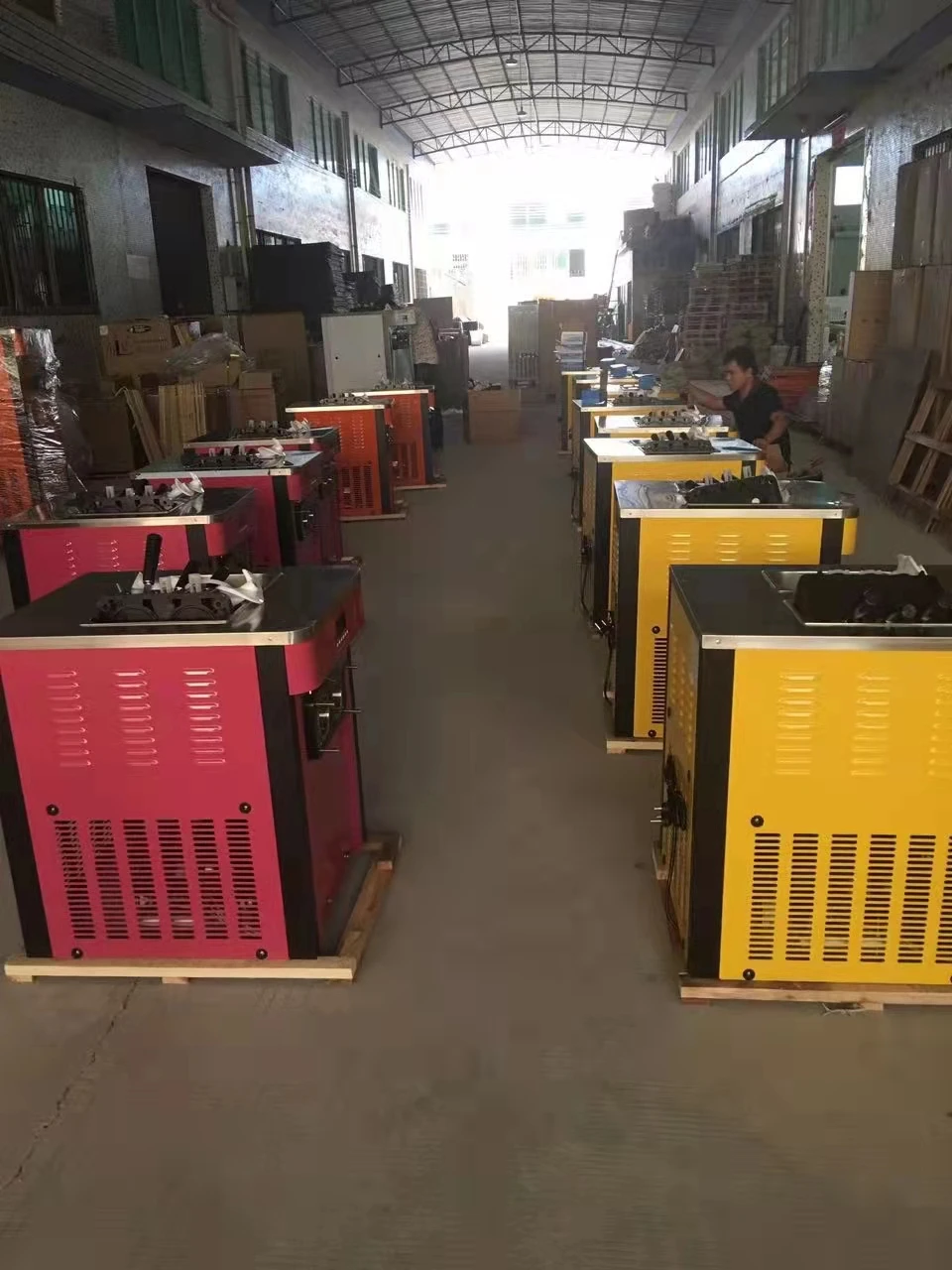 

2025 New High Quality Three Flavor Ice Cream Machine Multifunctional Frozen Yogurt Machine