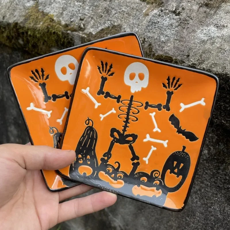 

2pcs Halloween Square Plates Dinner Set Ceramic Hand Painted Ghost Dishes Dipping Sauce Snack Food Storage Tray Dinnerware