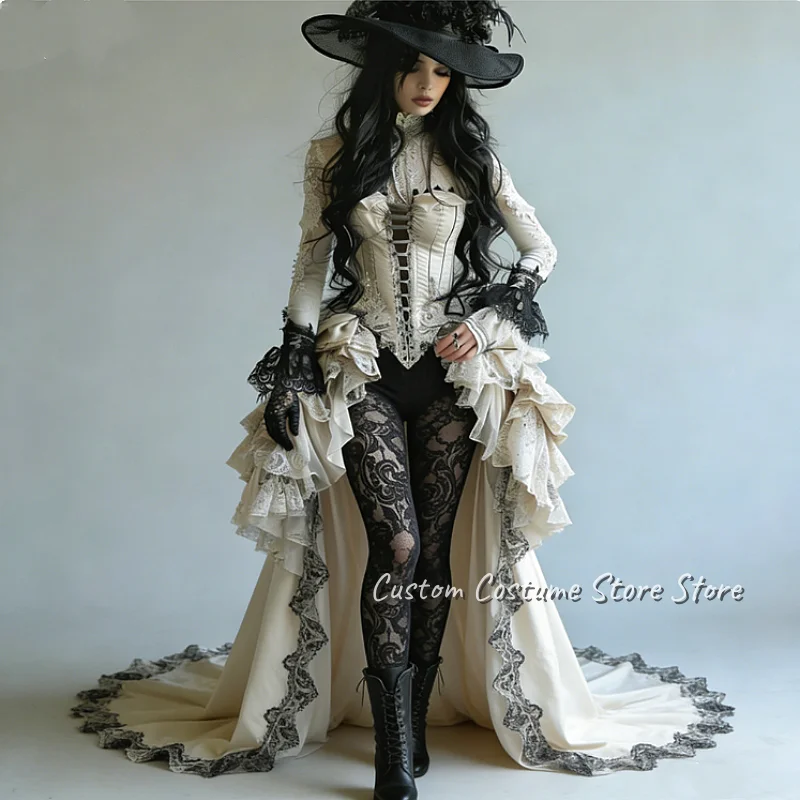 Maßgeschneidertes Renaissance-Ballkleid Schwarz-Weiß Langärmliges Spitzenbesetztes Schleppkleid Mittelalterliches Abendkleid