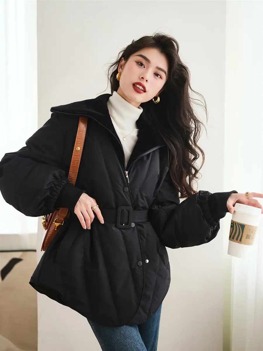 ฤดูหนาวใหม่ผู้หญิงลงเสื้อพลิกปกปลอมสองพร็อพลดน้ําหนักแจ็คเก็ต