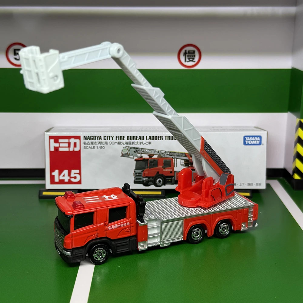 

Takara Tomy Long Type Tomica No.145 Nagoya City Fire Die Casting Static Alloy Car Mode Collection