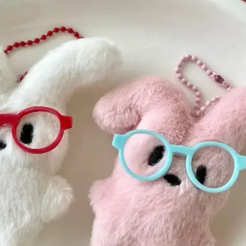 Porte-clés lapin en peluche de dessin animé mignon, lunettes rouges, pendentif de sac, décoration, sac à dos d'étudiant suspendu, cadeaux de Couple