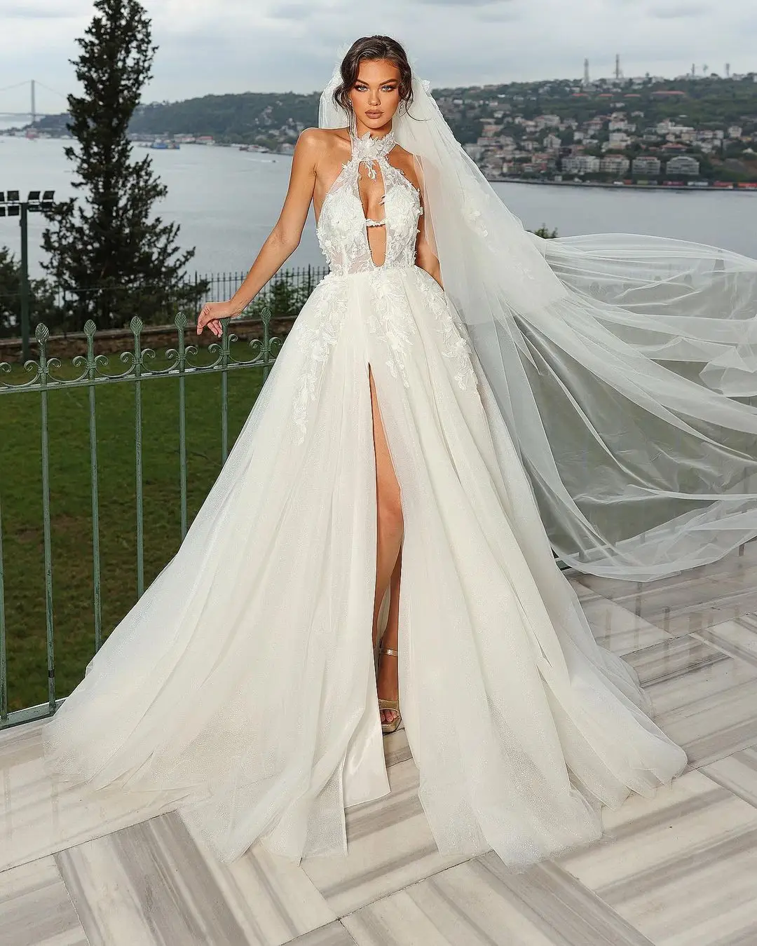 

KOYOUN Boho Elegant A-line Wedding Dress Halter Front Keyhole Sexy Gelinlik 2024 Luxury Appliques Tulle Bridal Party Civil 2024