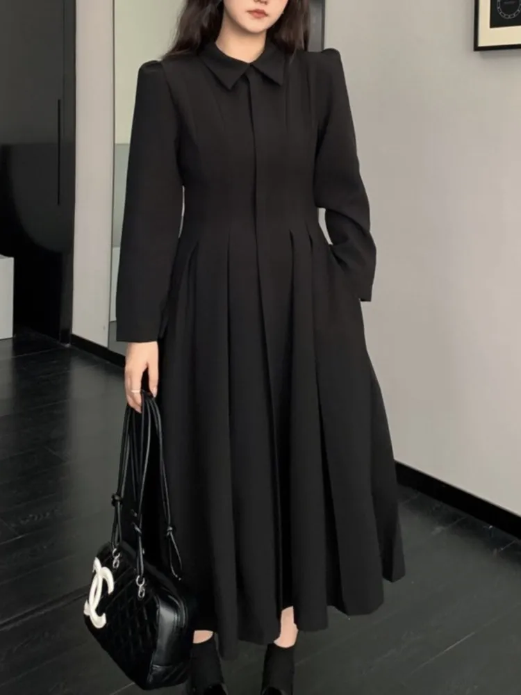 فستان قميص أسود كبير الحجم للتخسيس على طراز هيبورن بتصميم فرنسي كاجوال أنيق بأكمام طويلة وياقة بولو وخصر منخفض على شكل حرف A #5