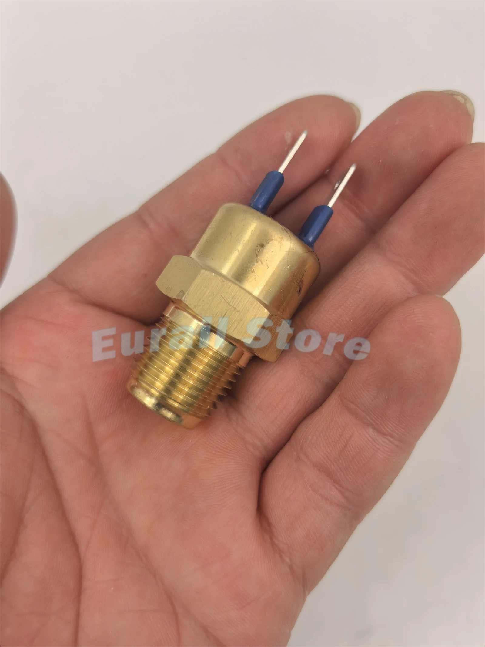 

Датчик температуры воды 3054C 2848A127 385720500 235-1790 702283 3021-EL9 для деталей Caterpillar 2351790