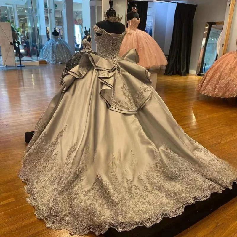 Vestidos De quinceañera plateados De satén con cuentas, apliques De lentejuelas, escote Corazón, vestido De baile De princesa dulce De lujo, 15 Años