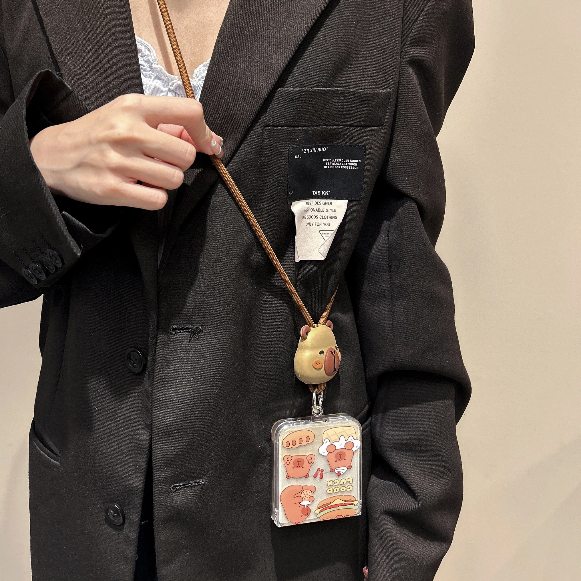 Kawaii مضحك ل كابيبارا يجب أن يكون مكافحة الإفلات جراب هاتف الكرتون مع الحبل سامسونج غالاكسي ل Z Flip7 Z Flip 5 Z Flip 6