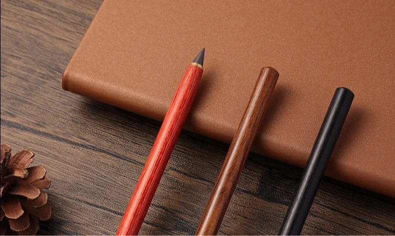 1 Stück Holz-Ewigkeitsstift HB mit 5 Stifteinsätzen, muss nie angespitzt werden, bruchsicher, ideal für Schüler, zum Skizzieren und Zeichnen, hochwertige Ausführung. – Detail 6