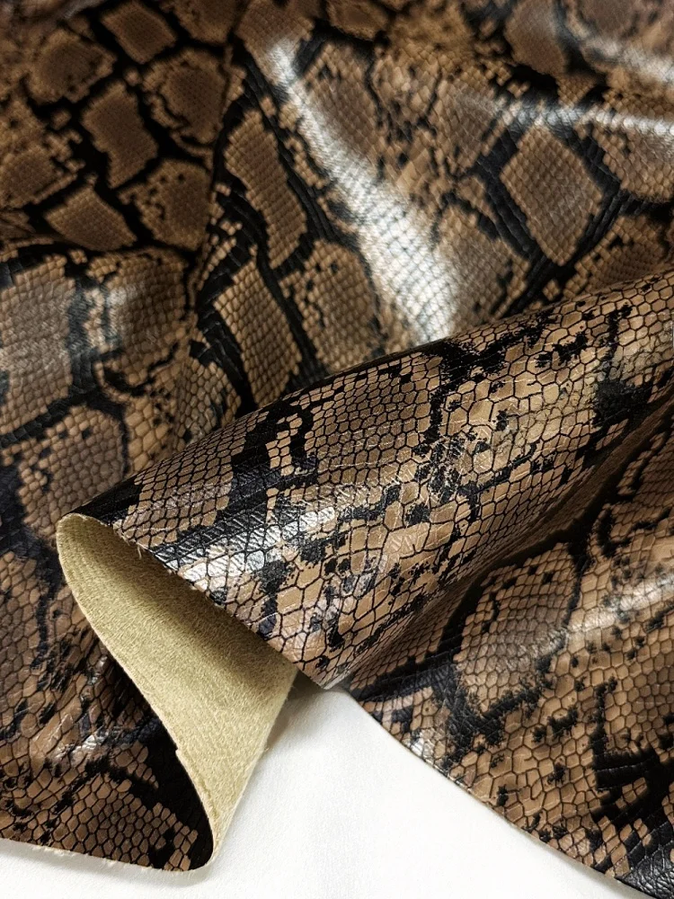 

Полуглянцевая гладкая эластичная искусственная кожа с текстурой питона для сценических костюмов, курток, юбок, поделок своими руками