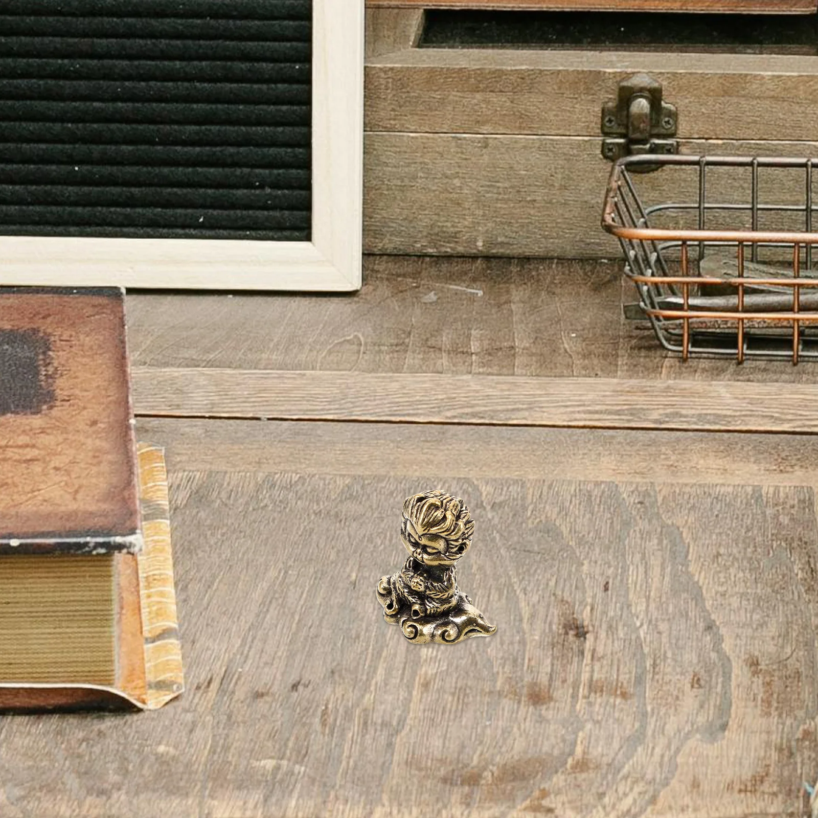 

Sun Wukong Figure Creative Desk Monkey Statue Intricate Craftsmanship Versatile Use Home Office Decor Accessory