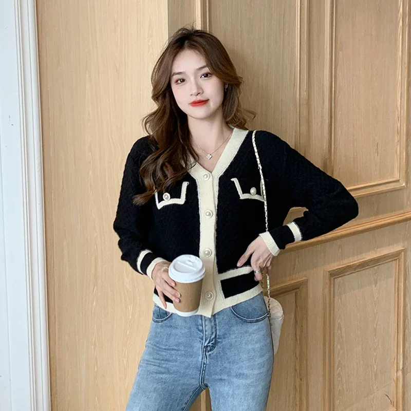 Sweet White Women Crop Cardigan Korean Elegant Pearl Knitted Long Sleeve Female Sweater Y2K Harajuku Loose Ladies Casual Tops