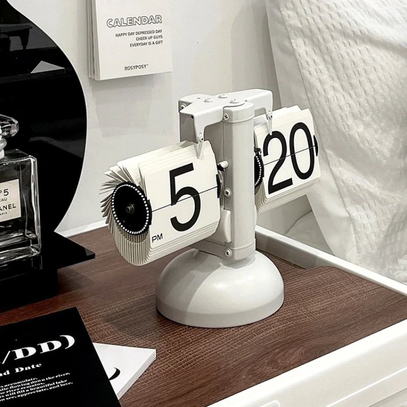 

Desktop Internet celebrity clock European mechanical watch electronic automatic page turning