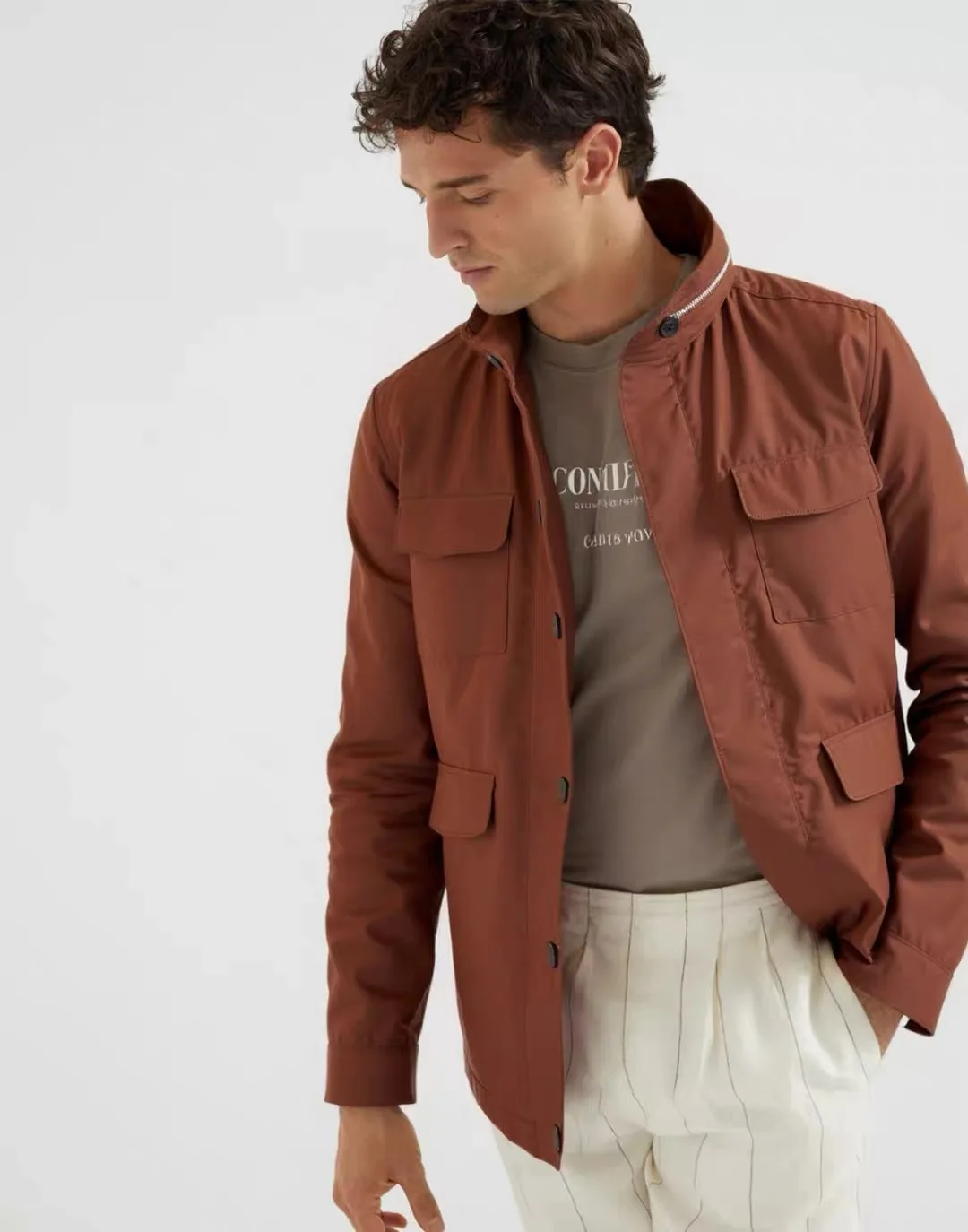 

Итальянское мужское пуховое пальто с воротником-стойкой и несколькими карманами, модное осенне-зимнее пальто MHTO, длинное платье-стойка среднего года...