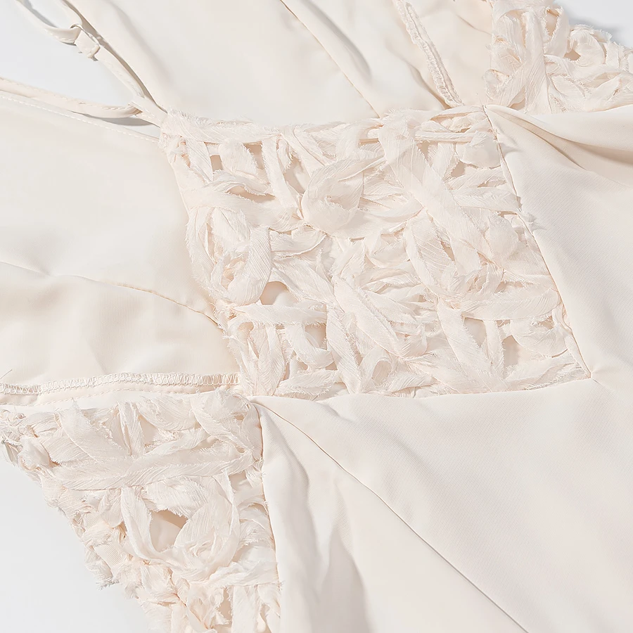 KEYANKETIAN 2025 ฤดูร้อนใหม่ Hollow OUT Patchwork Backless สปาเก็ตตี้ซาติน MIDI ชุดเดรสสไตล์ฝรั่งเศสผู้หญิงชุดยาว