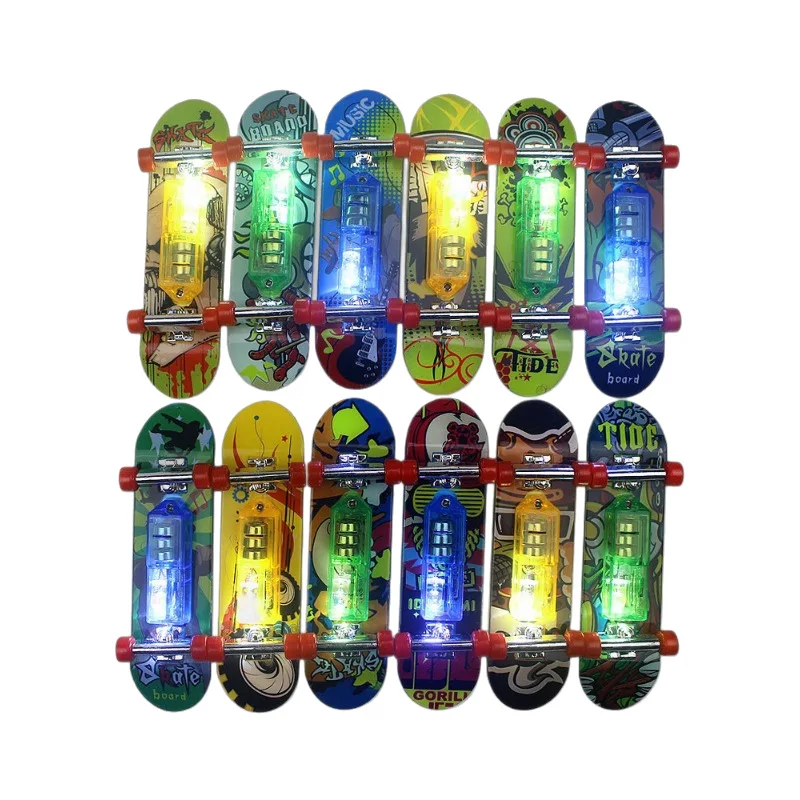 5 pezzi per bambini giocattolo luminescente simulazione skateboard da dito gioco da tavolo giocattolo con luci mini skateboard con punta delle dita