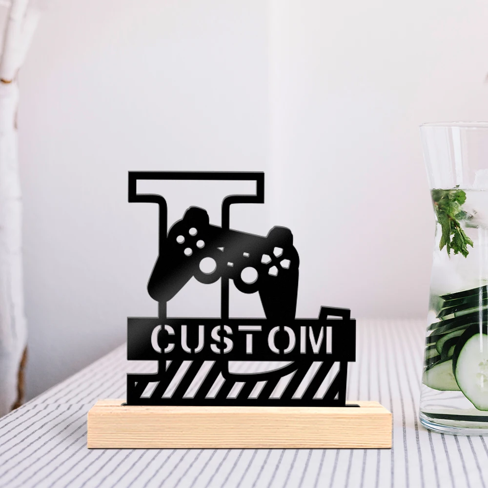 1pc Customizable Metal Desktop Ornaments Custom Name Equipped with Wooden Base Decorative Gifts, Metal Statue Ornaments