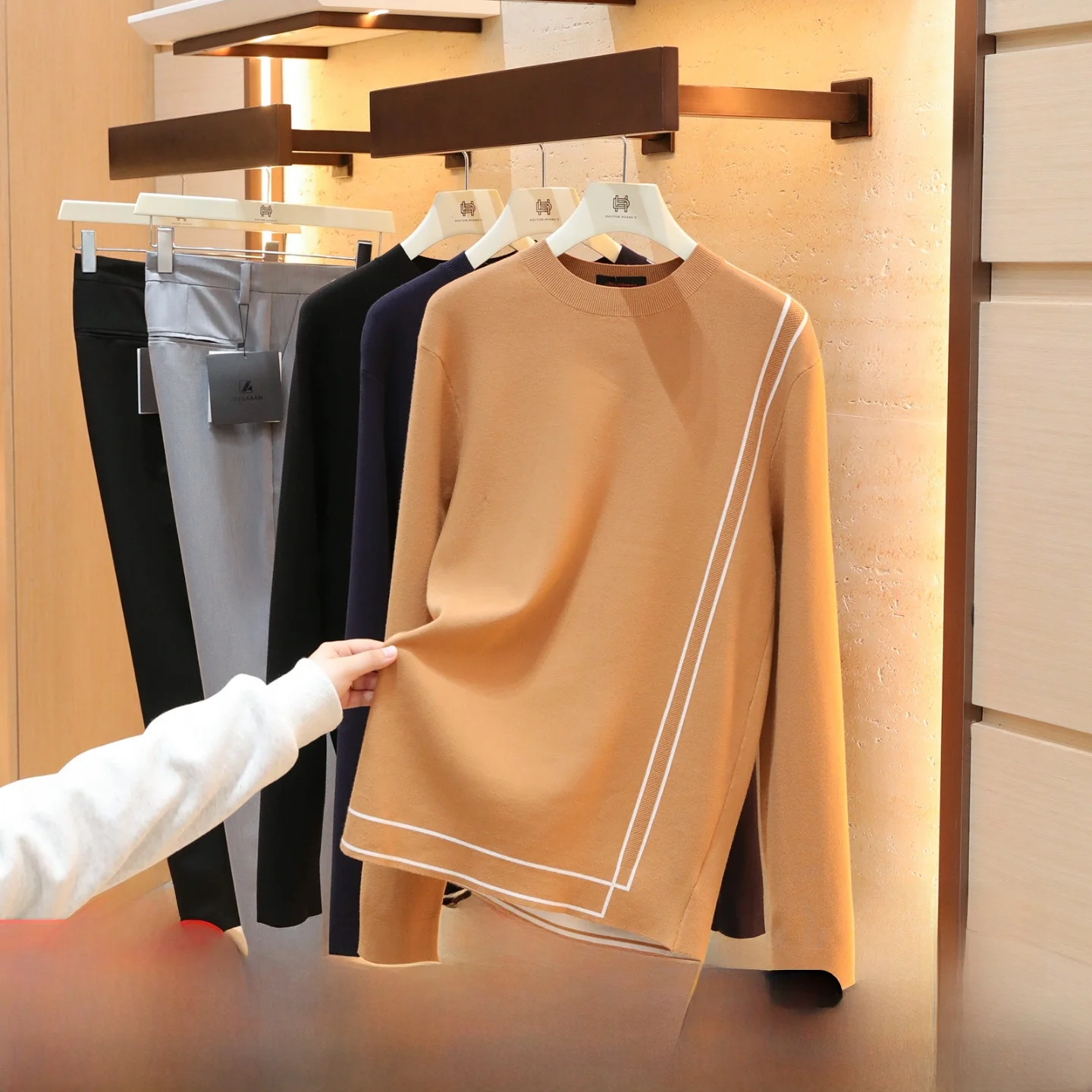 

Italian Luxury Knitted Long Sve Base irt Men's Casual Faionable T-irt Ultra Soft Camere Warm Autumn Winter Wear